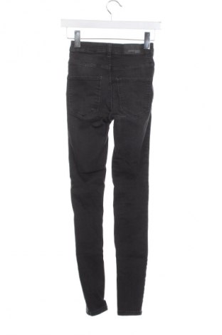 Dámské džíny  Gina Tricot, Velikost XS, Barva Černá, Cena  279,00 Kč