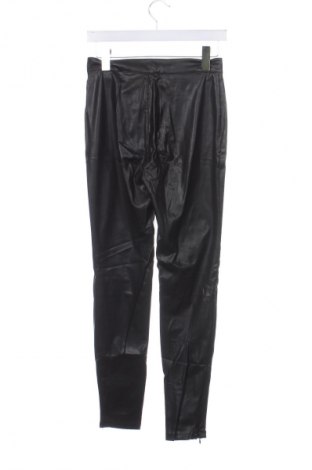 Dámské kalhoty  Pull&Bear, Velikost XXS, Barva Černá, Cena  129,00 Kč