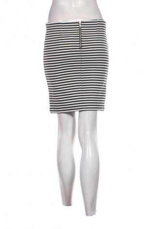 Spódnica Forever 21, Rozmiar M, Kolor Kolorowy, Cena 6,99 zł