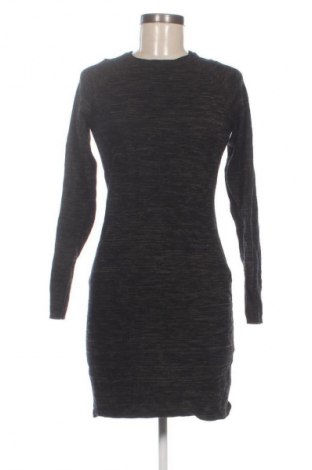 Sukienka Bershka, Rozmiar L, Kolor Kolorowy, Cena 99,99 zł