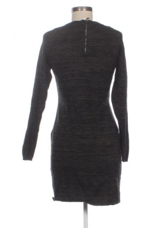 Sukienka Bershka, Rozmiar L, Kolor Kolorowy, Cena 99,99 zł