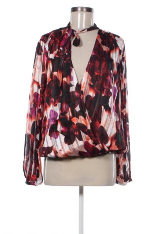 Női blúz Guess, Méret L, Szín Sokszínű, Ár 24 747 Ft