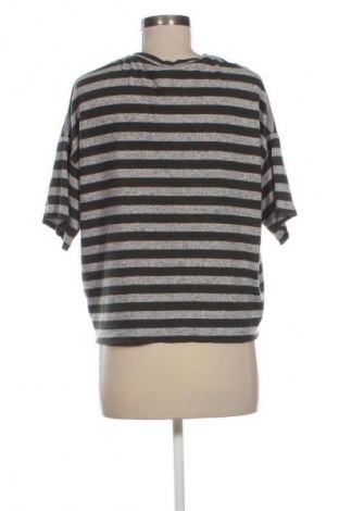 Dámska blúza H&M L.O.G.G., Veľkosť XS, Farba Viacfarebná, Cena  1,95 €