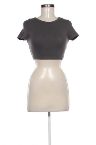 Dámske tričko Bershka, Veľkosť XS, Farba Sivá, Cena  7,95 €