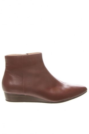 Дамски боти Clarks, Размер 40, Цвят Кафяв, Цена 37,32 €