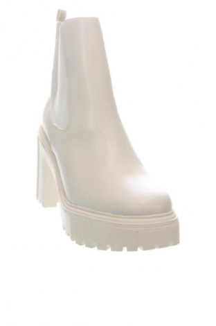 Дамски боти Madden Girl, Размер 40, Цвят Екрю, Цена 38,34 €