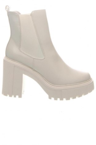 Дамски боти Madden Girl, Размер 39, Цвят Екрю, Цена 51,12 €