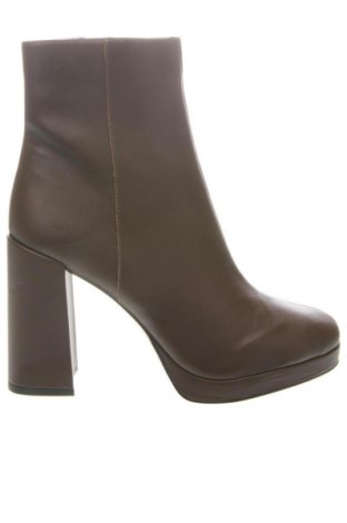 Дамски боти Steve Madden, Размер 43, Цвят Кафяв, Цена 55,21 €