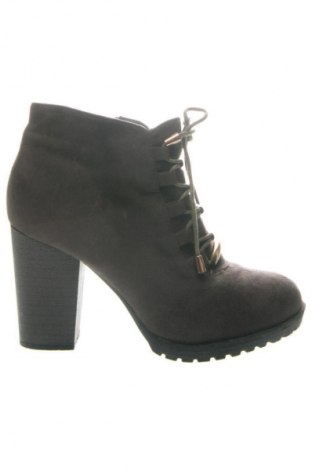 Дамски боти Unbranded, Размер 36, Цвят Зелен, Цена 13,29 €