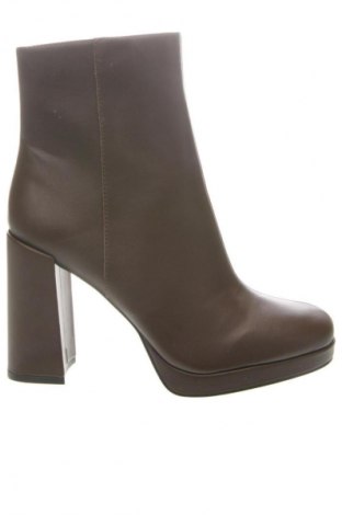 Дамски ботуши Steve Madden, Размер 42, Цвят Кафяв, Цена 46,01 €