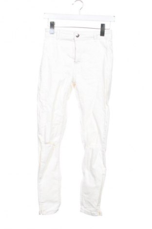 Dámske džínsy  Bershka, Veľkosť XS, Farba Biela, Cena  6,95 €