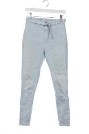 Damskie jeansy Bershka, Rozmiar S, Kolor Niebieski, Cena 44,36 zł