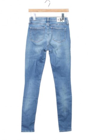 Damskie jeansy Calvin Klein Jeans, Rozmiar S, Kolor Niebieski, Cena 198,99 zł