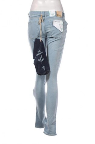 Дамски дънки Guess, Размер M, Цвят Син, Цена 36,81 €