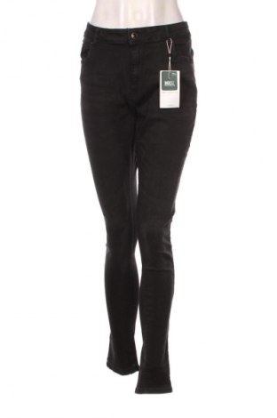 Dámske džínsy  ONLY Carmakoma, Veľkosť XL, Farba Čierna, Cena  13,95 €