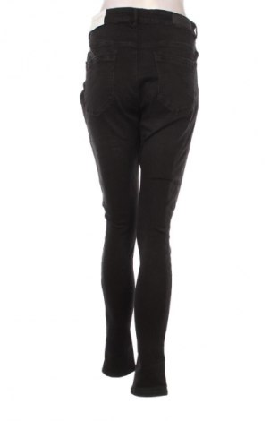Dámske džínsy  ONLY Carmakoma, Veľkosť XL, Farba Čierna, Cena  13,95 €
