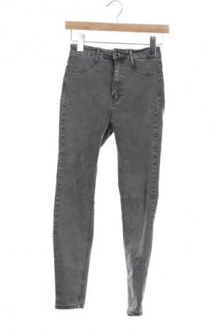 Dámské džíny  Pull&Bear, Velikost XS, Barva Šedá, Cena  159,00 Kč