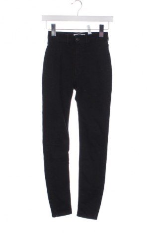 Dámské džíny  Pull&Bear, Velikost XS, Barva Černá, Cena  249,00 Kč