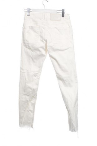 Dámské džíny  Pull&Bear, Velikost M, Barva Bílá, Cena  89,00 Kč