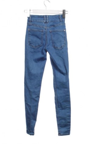 Damskie jeansy Sinsay, Rozmiar XXS, Kolor Niebieski, Cena 15,99 zł