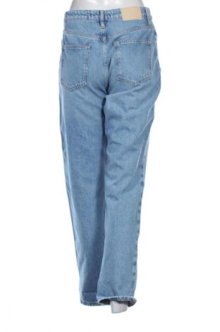 Damskie jeansy Zara, Rozmiar M, Kolor Niebieski, Cena 169,60 zł