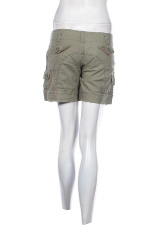 Damen Shorts Bershka, Größe XL, Farbe Grün, Preis 7,99 €