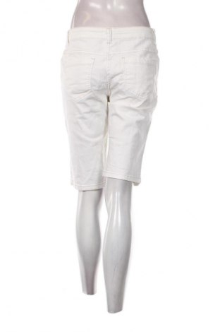 Dámské kraťasy  C&A, Velikost L, Barva Bílá, Cena  199,00 Kč