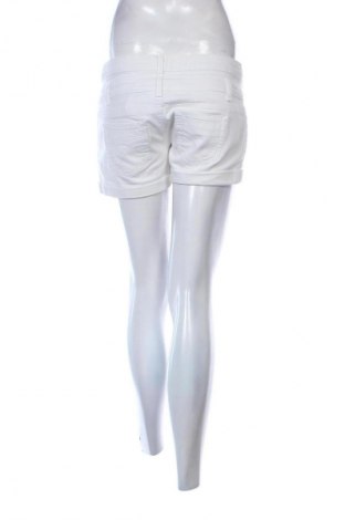 Dámske kraťasy  Clockhouse, Veľkosť M, Farba Biela, Cena  5,95 €