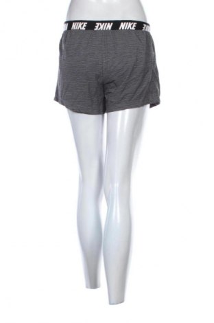 Dámske kraťasy  Nike, Veľkosť M, Farba Viacfarebná, Cena  17,04 €
