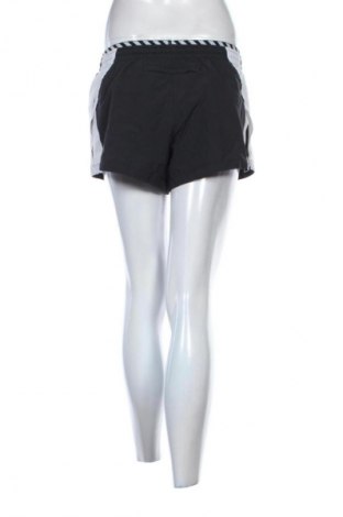 Damskie szorty Nike, Rozmiar S, Kolor Kolorowy, Cena 91,31 zł