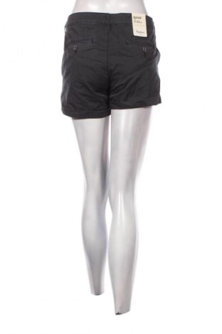 Дамски къс панталон Pepe Jeans, Размер L, Цвят Сив, Цена 23,00 €