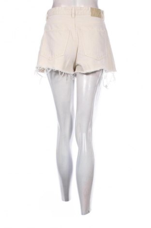 Dámske kraťasy  Pull&Bear, Veľkosť S, Farba Kremová, Cena  5,95 €