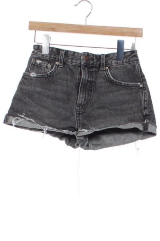 Дамски къс панталон Pull&Bear, Размер XXS, Цвят Сив, Цена 6,64 €