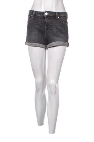 Дамски къс панталон Tommy Jeans, Размер S, Цвят Черен, Цена 17,89 €