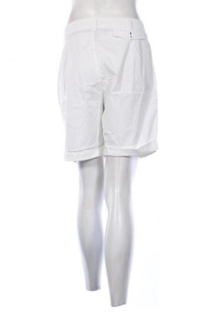 Dámské kraťasy  United Colors Of Benetton, Velikost XL, Barva Bílá, Cena  404,00 Kč