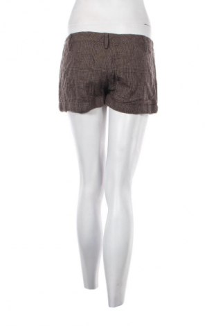 Damskie szorty United Colors Of Benetton, Rozmiar L, Kolor Kolorowy, Cena 10,99 zł