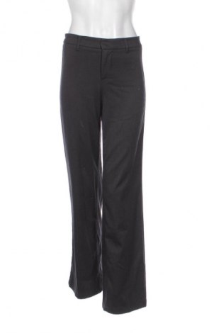 Дамски панталон Bershka, Размер S, Цвят Сив, Цена 11,75 €