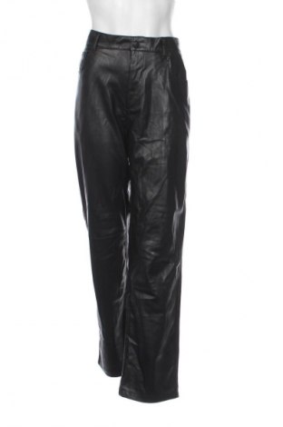 Dámské kalhoty  Bershka, Velikost L, Barva Černá, Cena  637,00 Kč