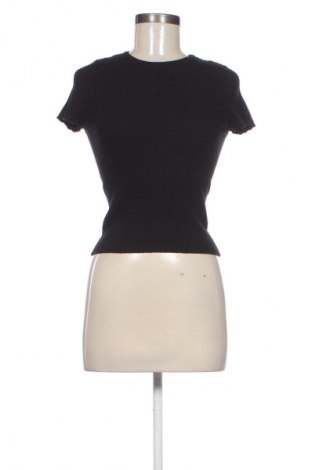 Dámský svetr Bershka, Velikost M, Barva Černá, Cena  119,00 Kč