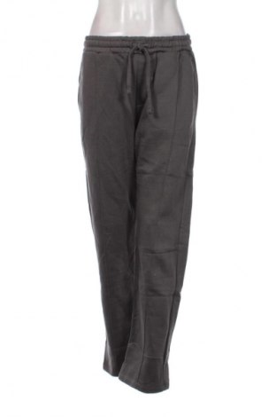 Dámské tepláky Bershka, Velikost M, Barva Šedá, Cena  229,00 Kč