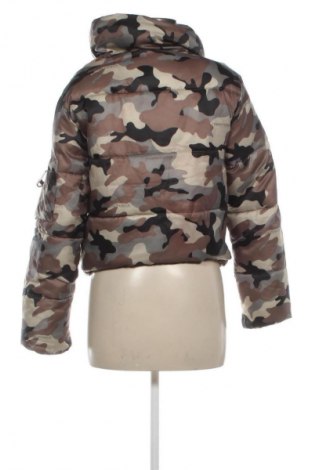 Kurtka damska Bershka, Rozmiar XS, Kolor Kolorowy, Cena 141,99 zł