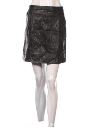 Kožená sukňa  Zara, Veľkosť S, Farba Čierna, Cena  2,95 €