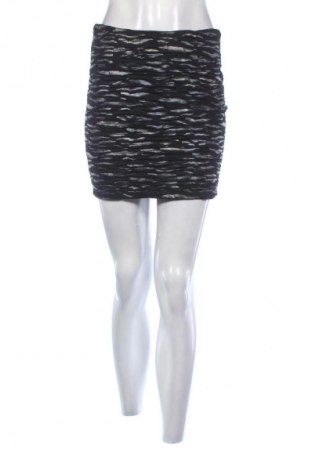 Spódnica Amisu, Rozmiar M, Kolor Kolorowy, Cena 8,99 zł