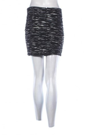 Spódnica Amisu, Rozmiar M, Kolor Kolorowy, Cena 8,99 zł