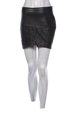 Sukně Bershka, Velikost M, Barva Černá, Cena  49,00 Kč