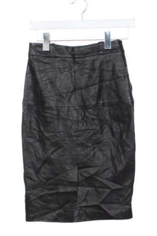 Пола Mango, Размер XS, Цвят Черен, Цена 6,64 €