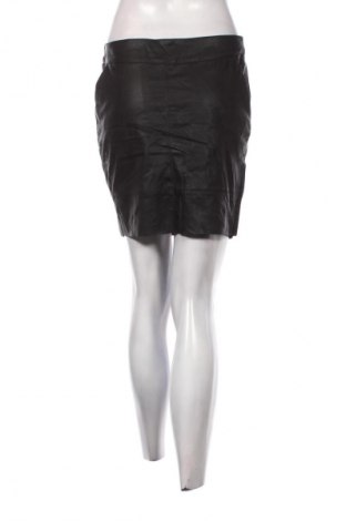 Spódnica ONLY, Rozmiar M, Kolor Czarny, Cena 10,99 zł