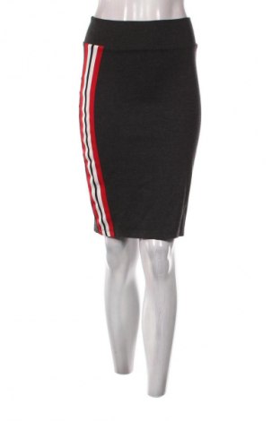 Sukňa Reserved, Veľkosť S, Farba Čierna, Cena  2,95 €