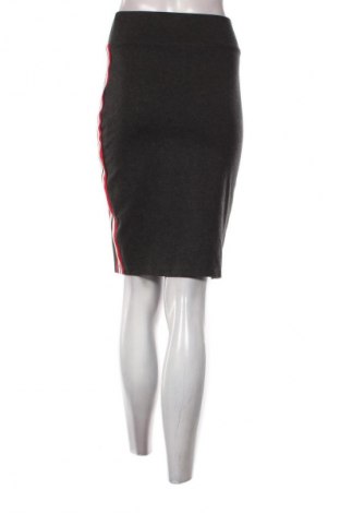 Sukňa Reserved, Veľkosť S, Farba Čierna, Cena  2,95 €