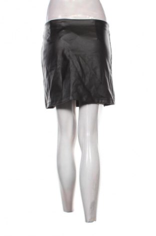 Sukně Sinsay, Velikost S, Barva Černá, Cena  149,00 Kč